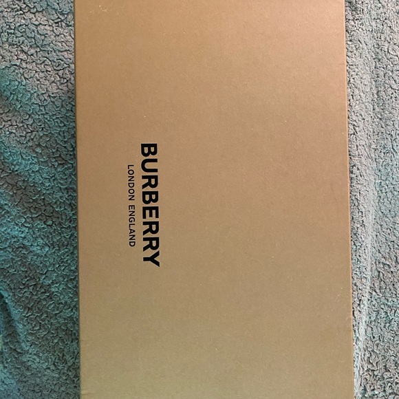 Burberry Robyn low top lace up sneaker size UK 13 - Picture 7 of 8